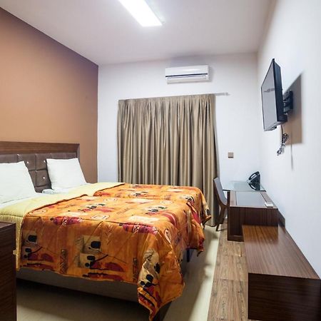Wakola Hotel Cheikh Anta داكاغْ المظهر الخارجي الصورة