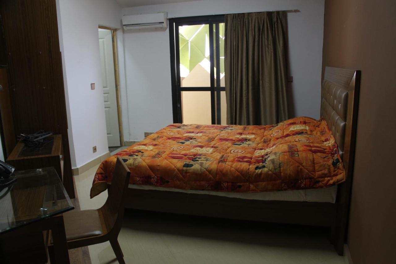 Wakola Hotel Cheikh Anta داكاغْ المظهر الخارجي الصورة