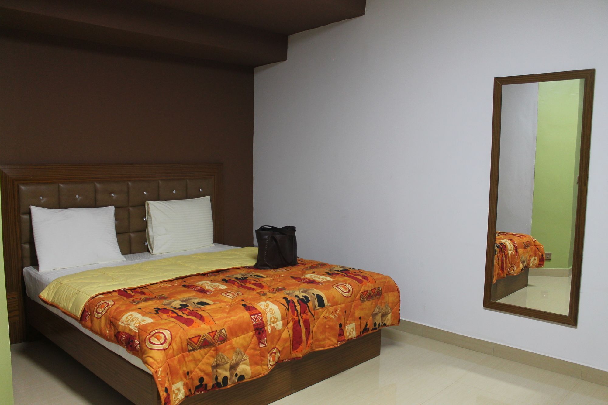 Wakola Hotel Cheikh Anta داكاغْ المظهر الخارجي الصورة